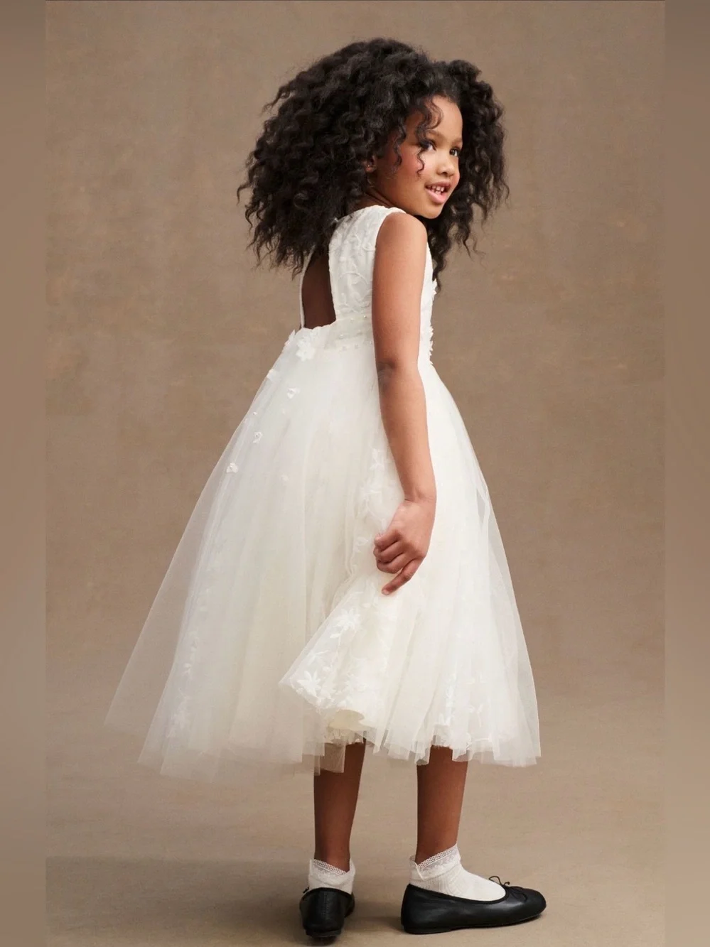 Princess Daliana ivory sleeveless